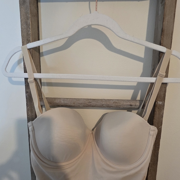 ⭐️40% Off⭐️ Maidenform Shaping Slip with Built In Bra - Picture 4 of 16